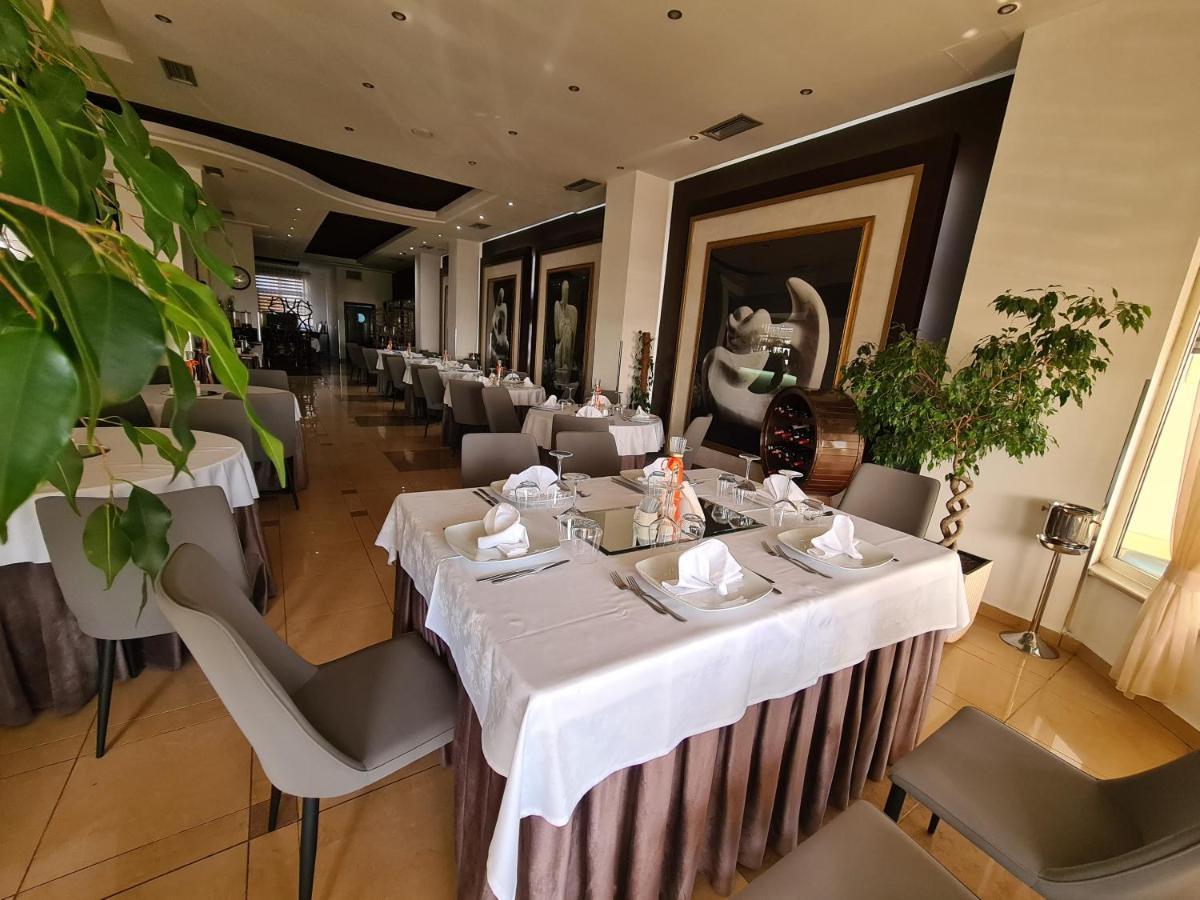 Hotel Arvi Durrës Eksteriør bilde