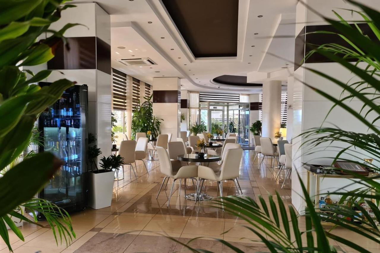 Hotel Arvi Durrës Eksteriør bilde