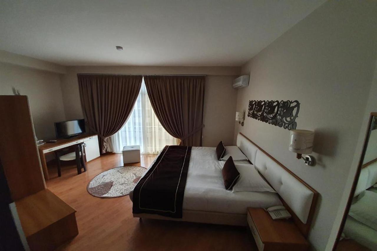Hotel Arvi Durrës Eksteriør bilde