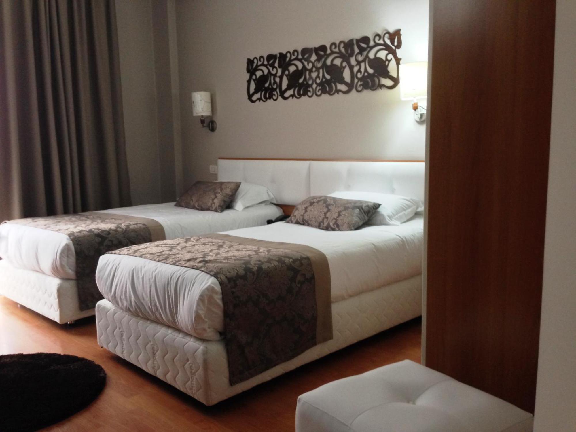 Hotel Arvi Durrës Rom bilde