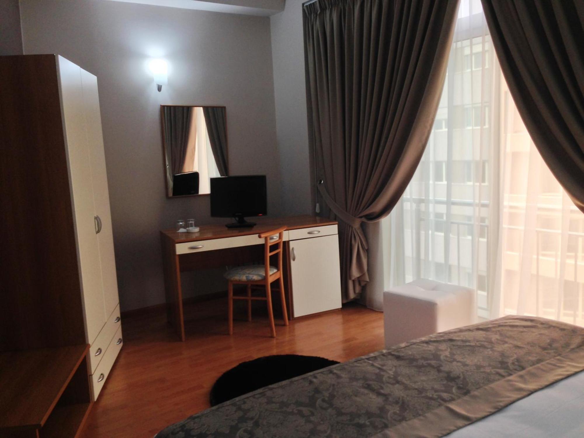 Hotel Arvi Durrës Rom bilde