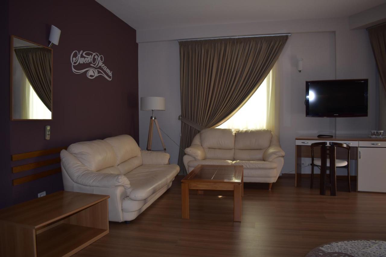 Hotel Arvi Durrës Eksteriør bilde